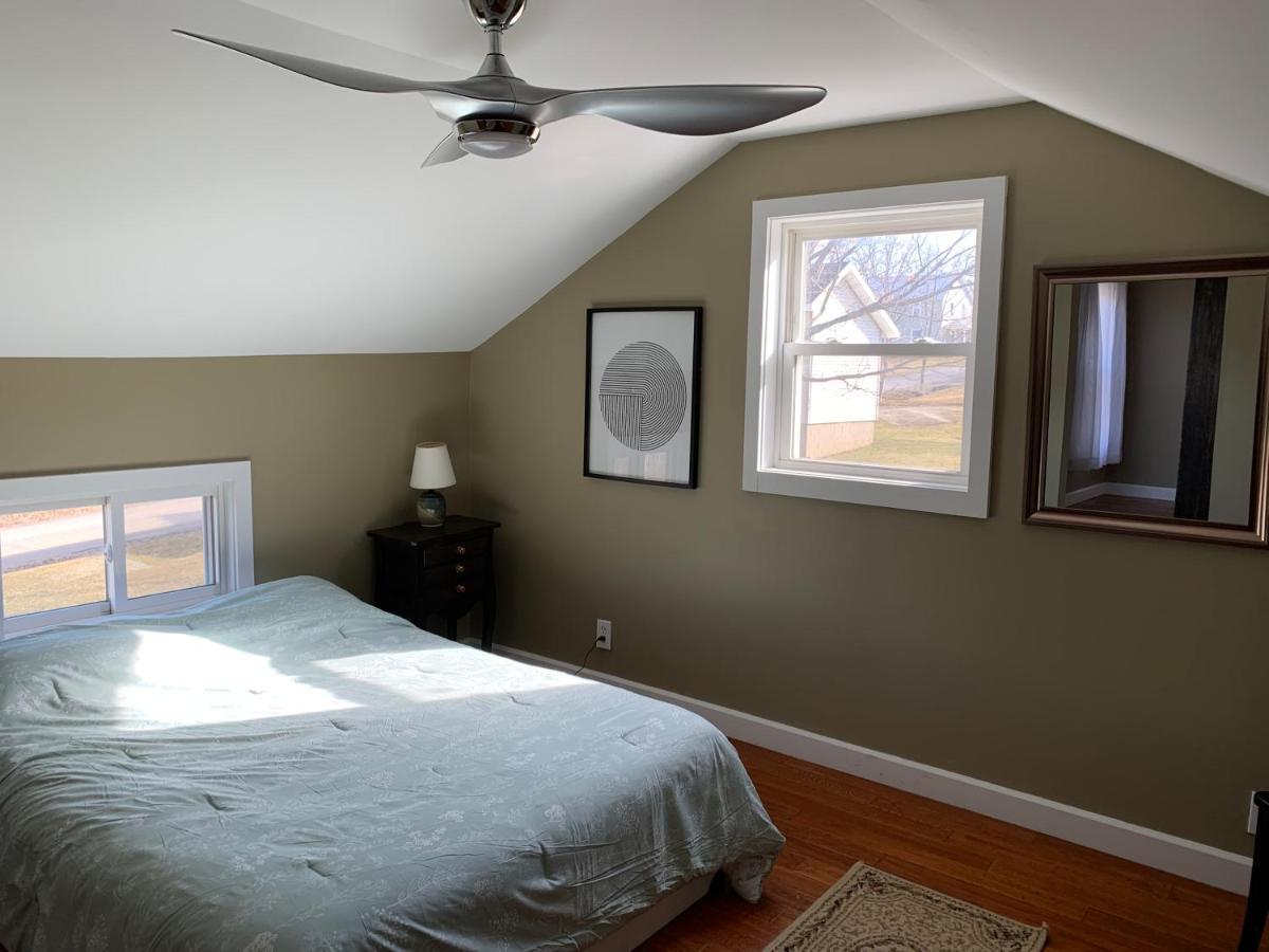 Vineyard Farmhouse With Hot Tub & Lake Views Hammondsport Exterior photo